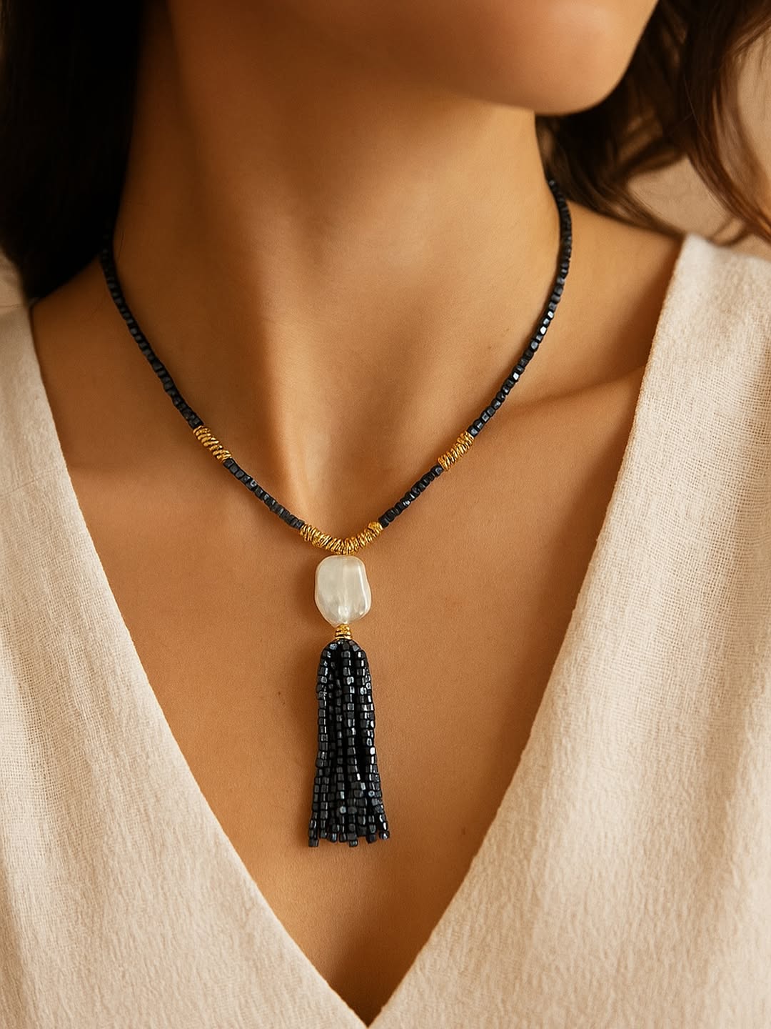 گردنبند زنانه طلا و سنگ کمیاب